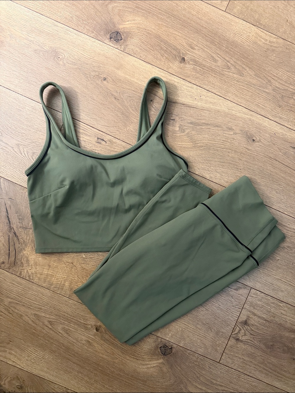 Woman’s activewear Set - (M/S)